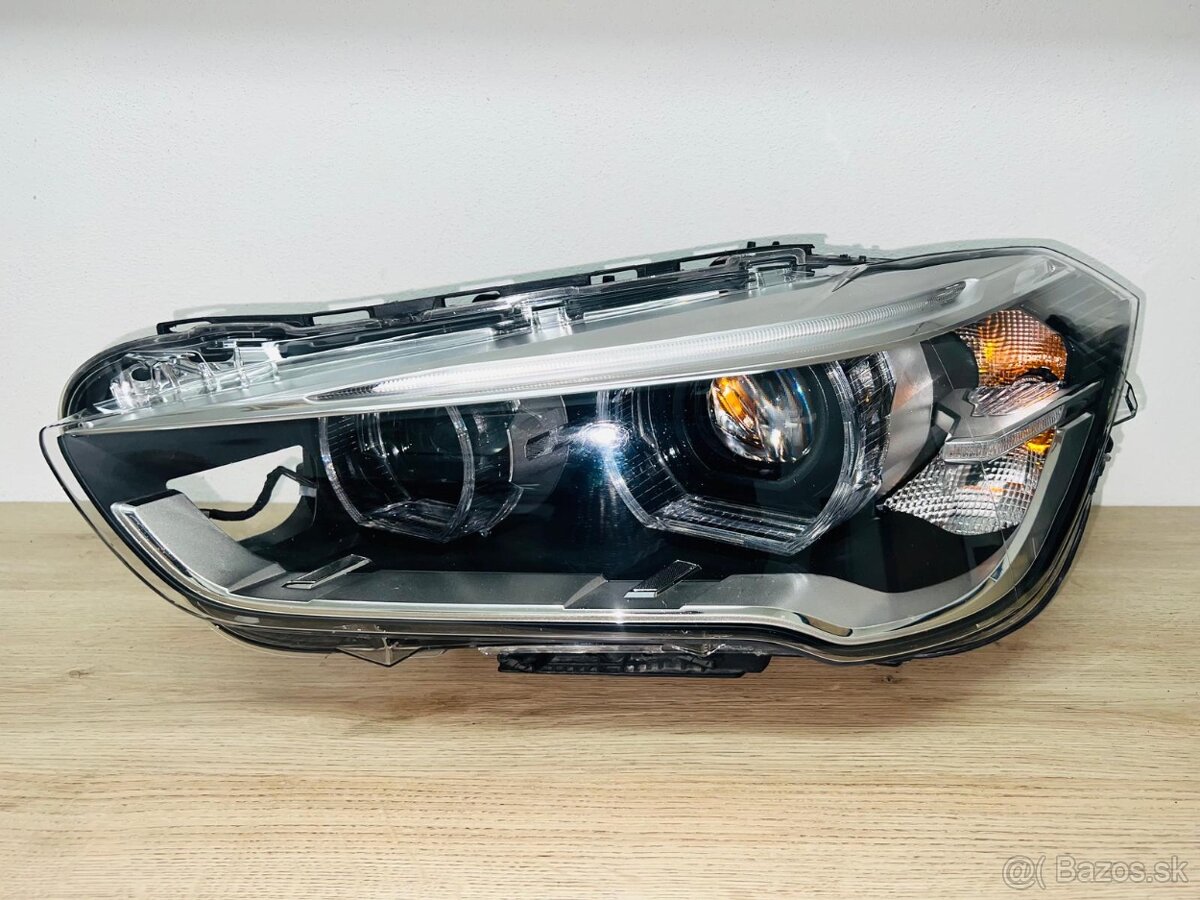 BMW X1 F48 F49 světlo světlomet 7472219