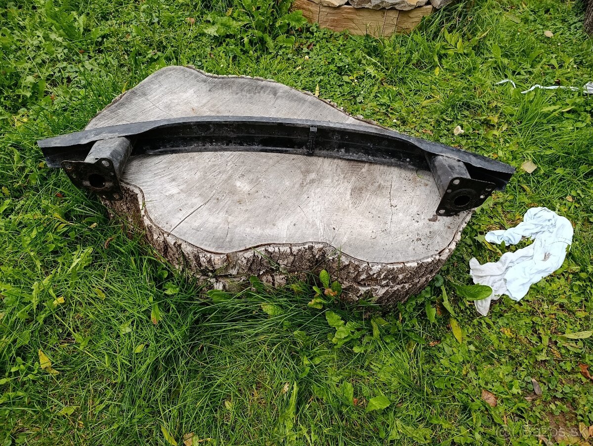 Predná výstuha nárazníka Superb1