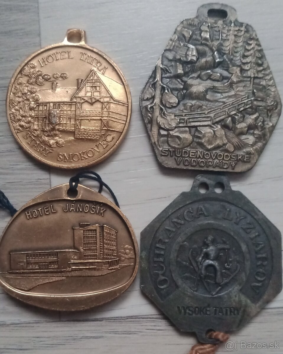 Kovové turistické známky, prívesky