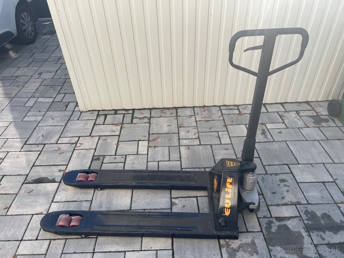 Predám Paletový vozik Eulift Black 2500kg, skoro nový,