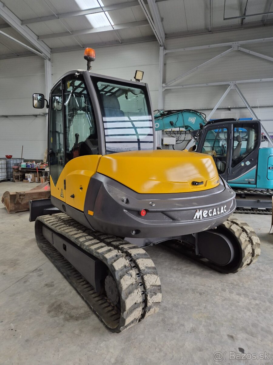 MECALAC 10MCR pásový otočný bager
