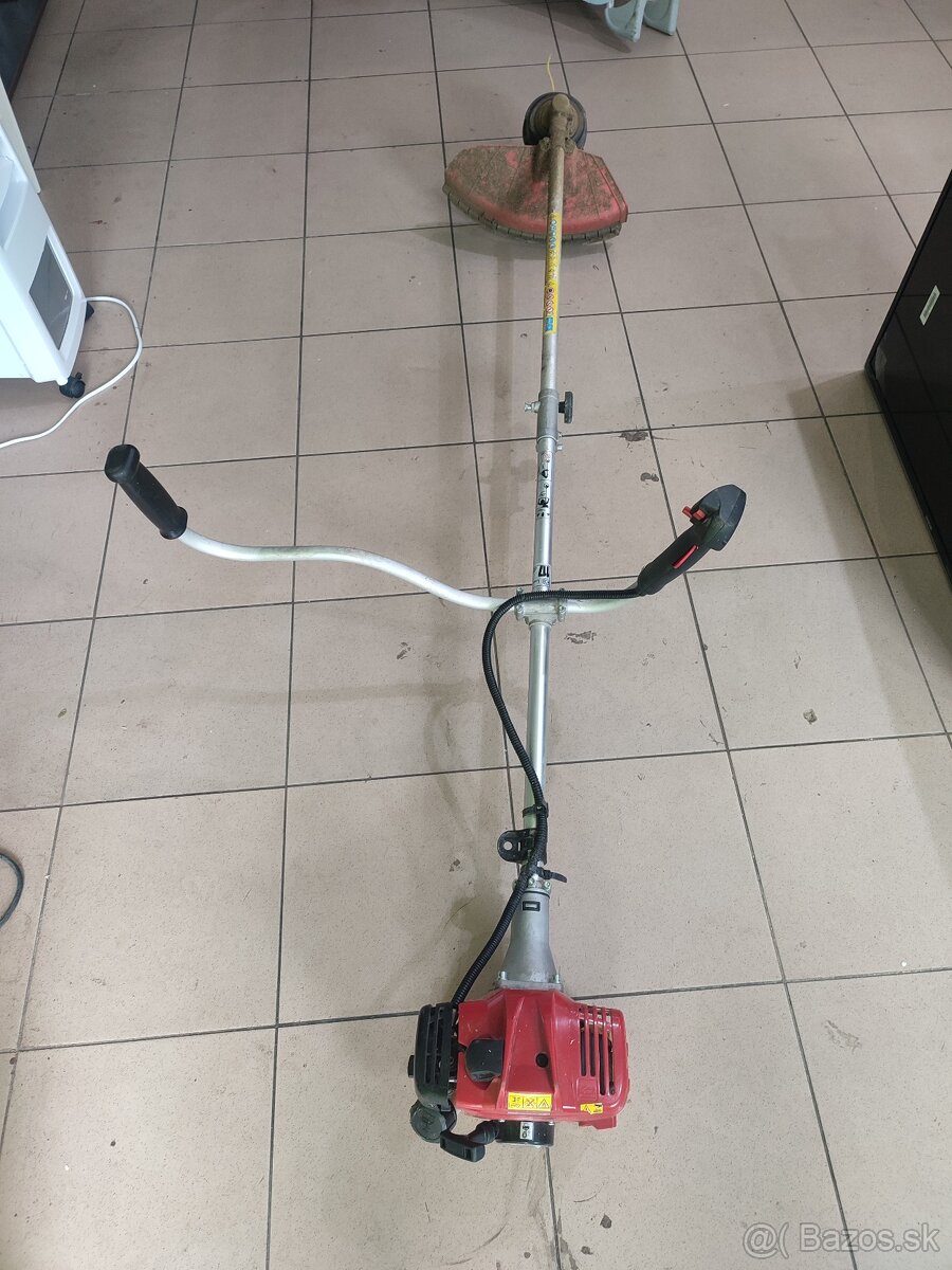 krovinorez Hecht 129 BTS