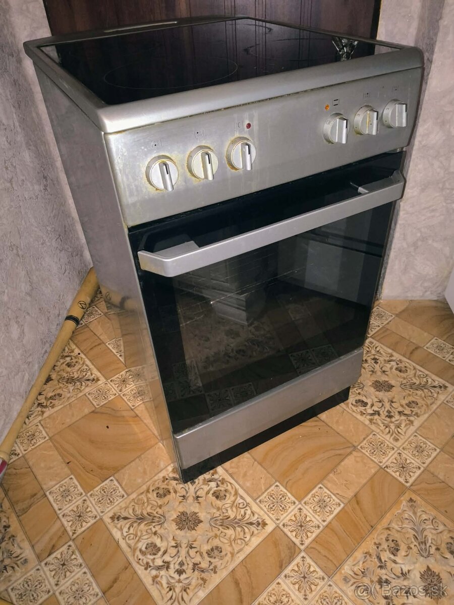 Predám elektrický sporák amica