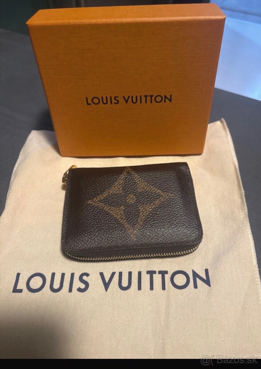 Louis Vuitton Zippy coin wallet