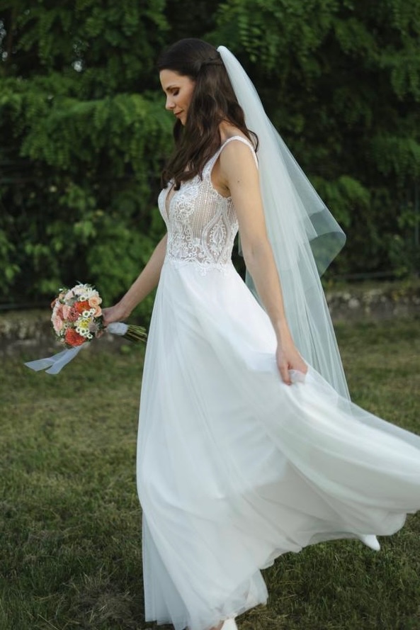 Svadobné šaty veľkosť 36-38 rovná línia