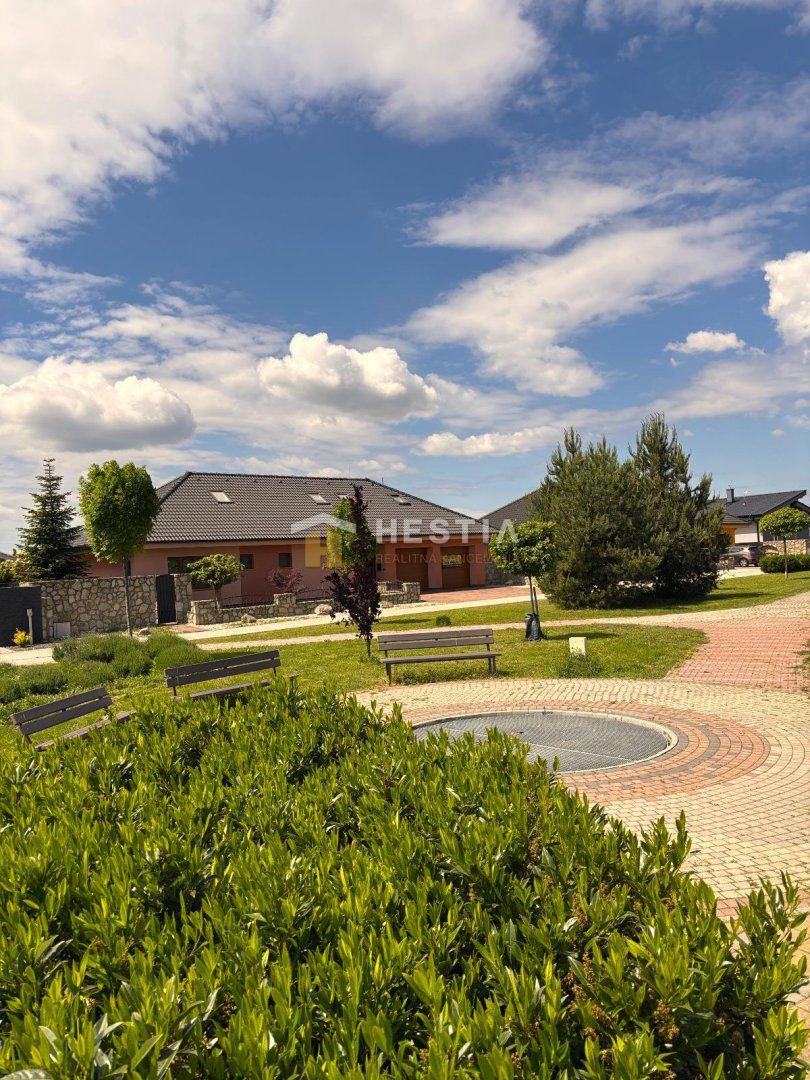Exkluzívny 5-izbový rodinný dom s bazénom Senec