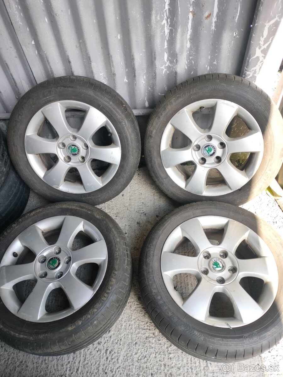 4ks alu disky orig. Škoda 5x112 r16 pneu 205/55 r16 6mm letn