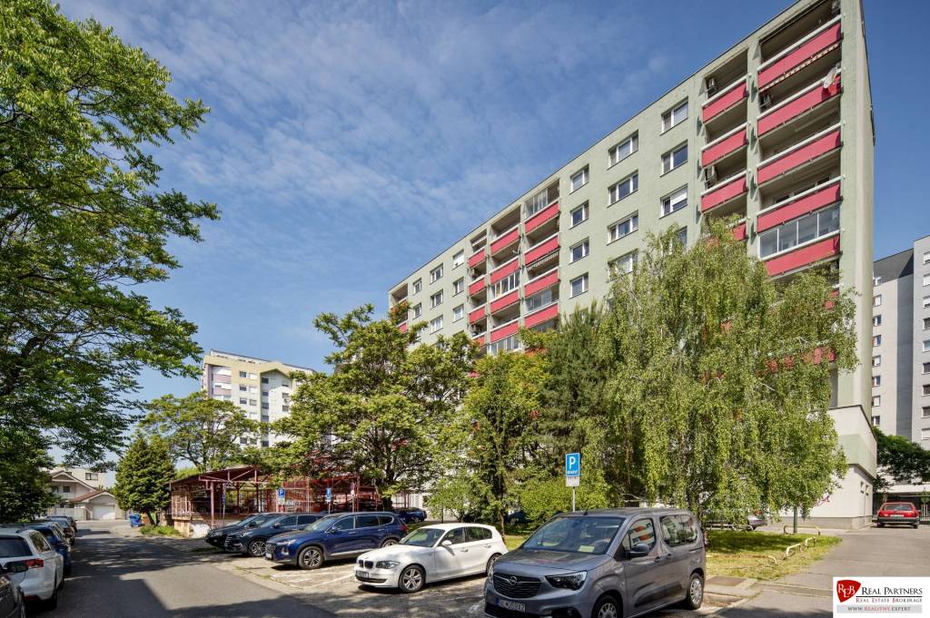 REB.sk,Predaj 3 izbový byt 90 m2+60 m2 terasa,Mierová ul, Ru