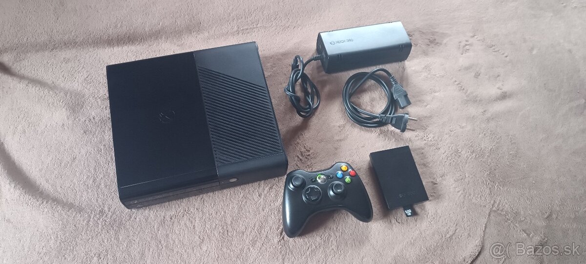 Rozpredám xbox360 slim E
