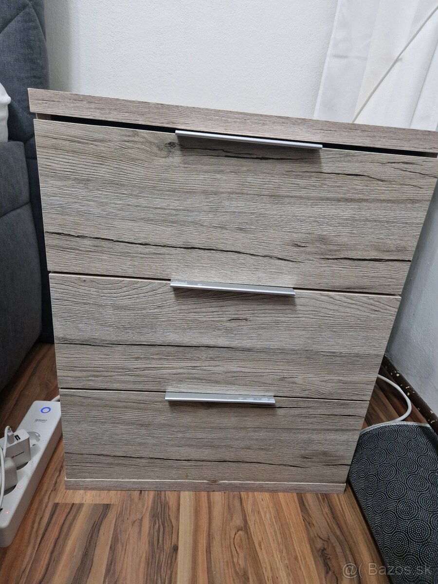Nočný stolík
