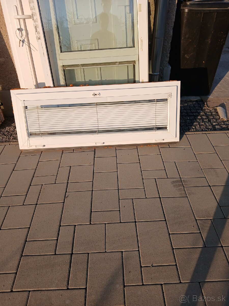 Predám plastové okno 1470 x 530 mm