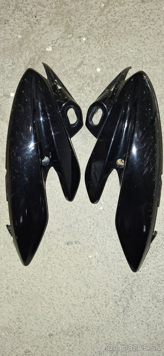 Honda CB600 Hornet F 2007 bočné plasty smeroviek