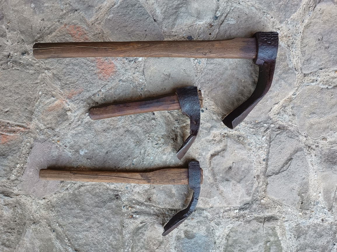 sekera dlabačka,sekery,hoblík,neboziec,staré náradie,dláto 3