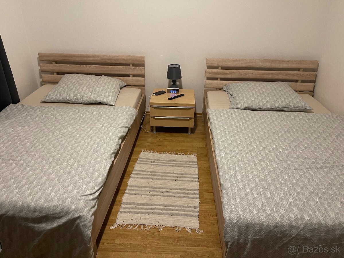 2x posteľ, rozmer 120/200 + rošty a 2-ročne matrace
