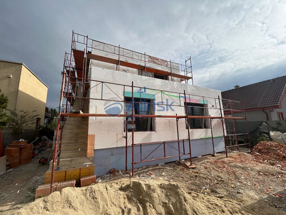 NOVÁ CENA Novostavba : 4izb byt s terasou, 3x park. miest