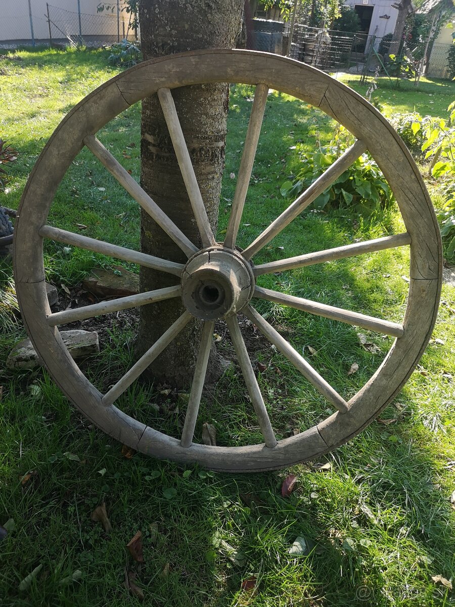 Veľké starožitné drevené koleso 102cm