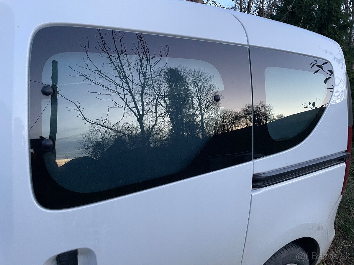 Dacia dokker  fólie  slnečné  clony