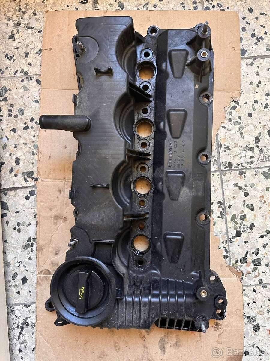 víko ventilu (alebo víko valcovej hlavy) Mazda 6GH