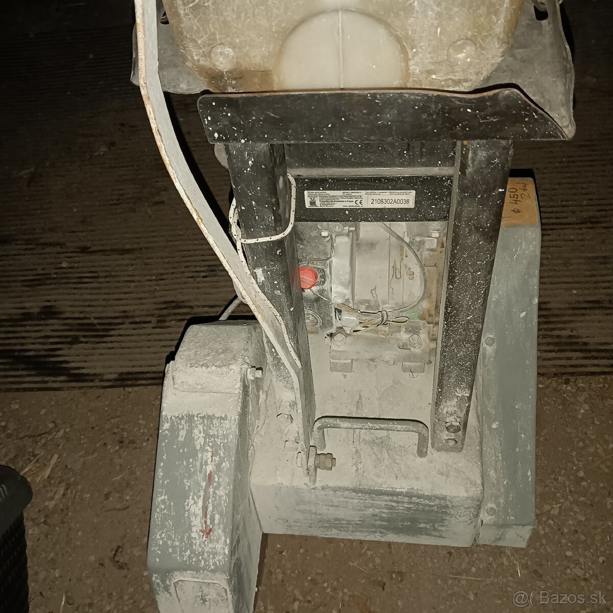 Píla na betón alebo asfalt