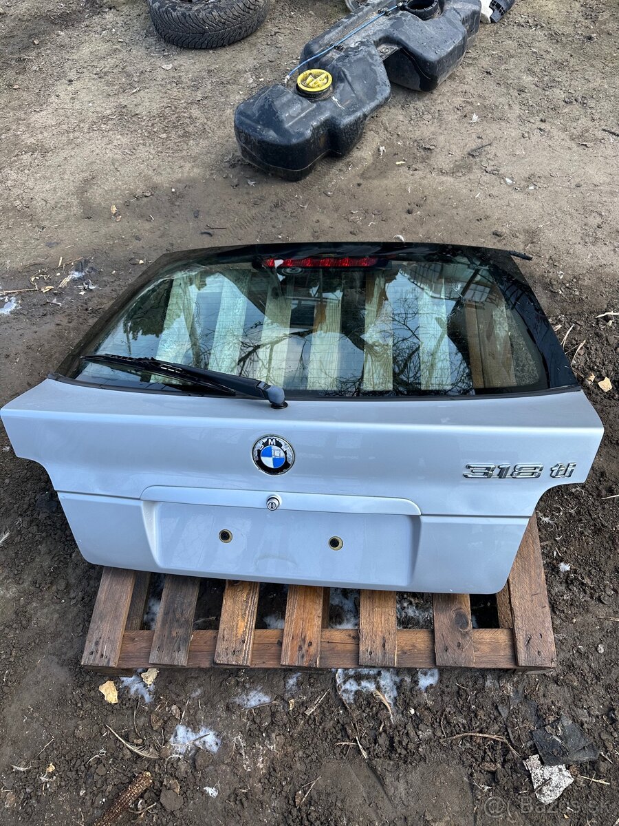 Kufor bmw e36 compact