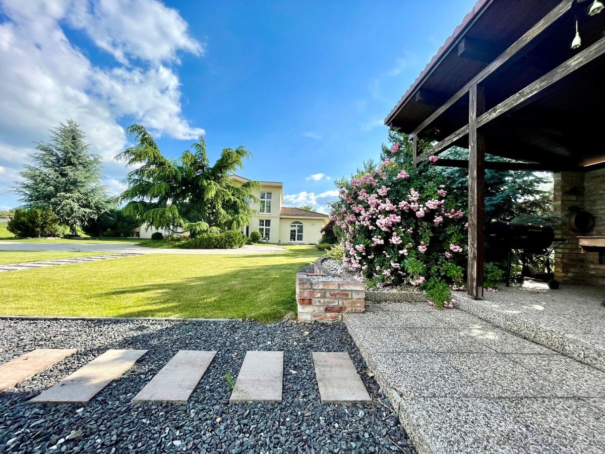 🏡 Priestranný rodinný dom so štýlovou záhradou 🌿