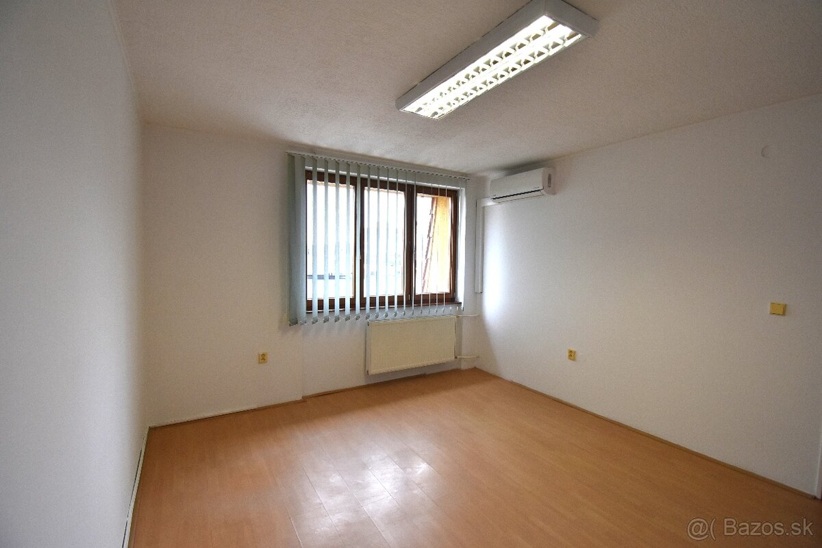 Kancelársky priestor na prenájom, 14,91 m², Galanta