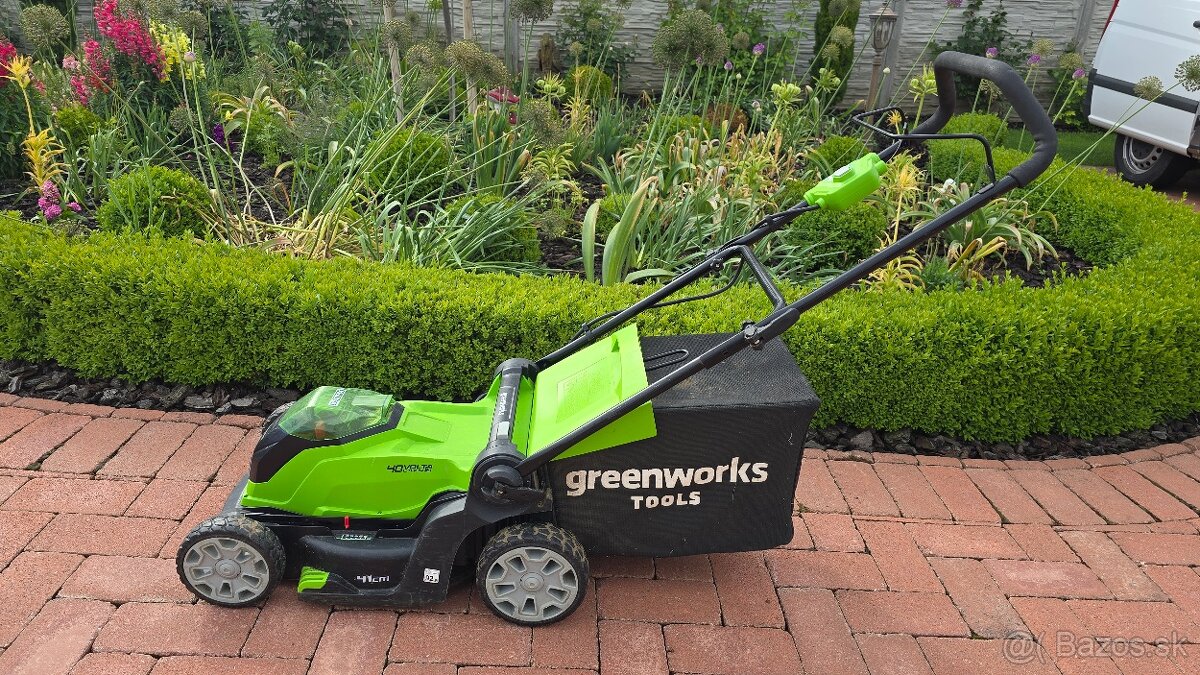 Baterkova AKU - kosačka Greenworks