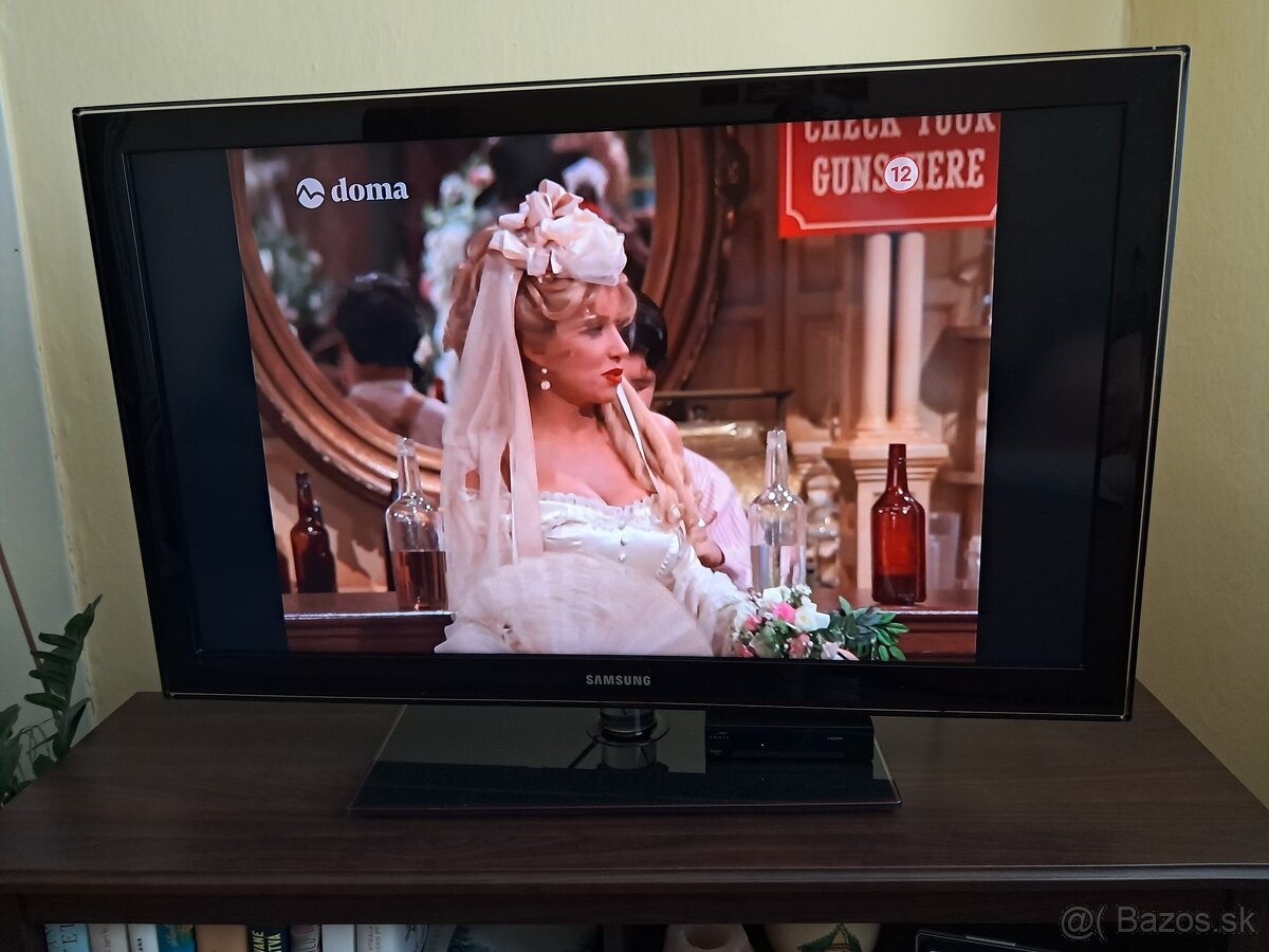 LCD televizor