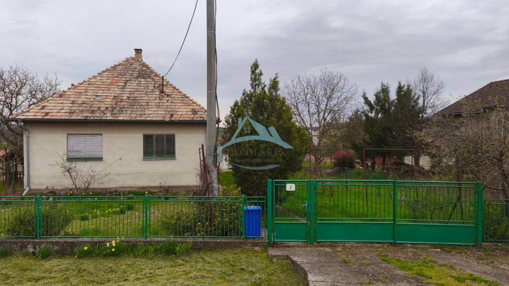 Rodinný dom s veľkým pozemkom (1572m2), Záhorce, okr. V. Krt