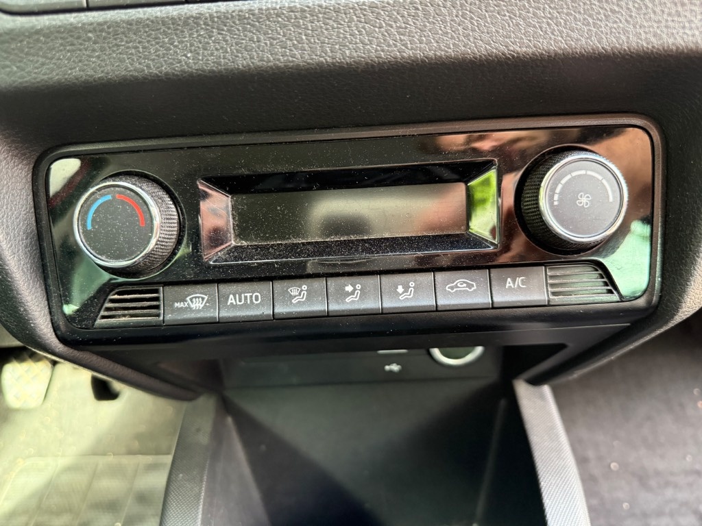 Škoda Fabia III ovladanie klímy/kurenia
