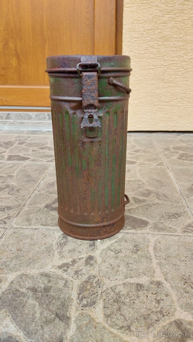 Nemecky vojensky obal na plynovú masku.