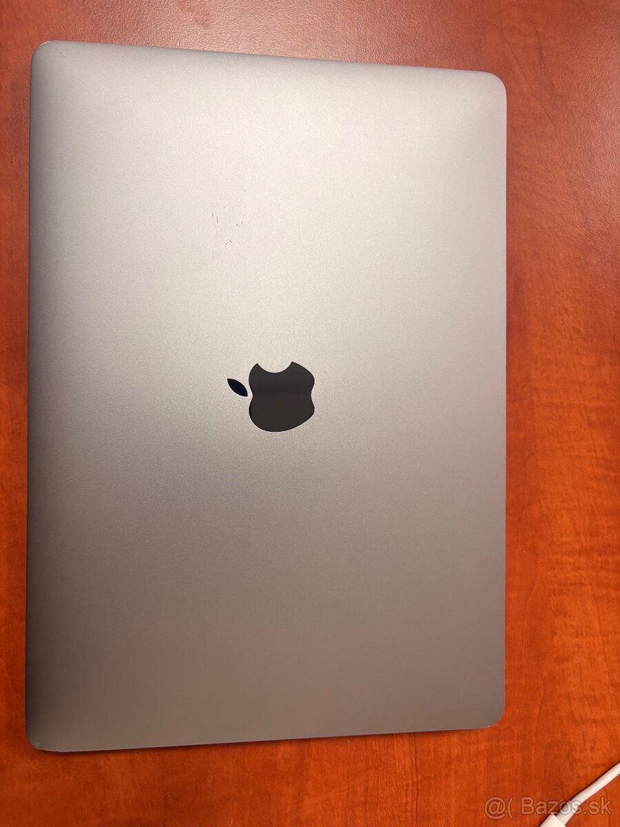 MacBook Air 13” (2018) – 16 GB RAM, 256 GB – výborný stav