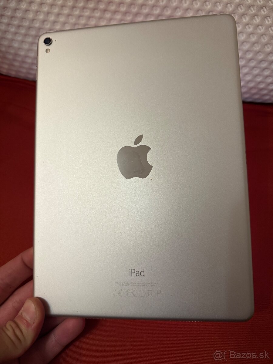 Apple iPad Pro 9,7