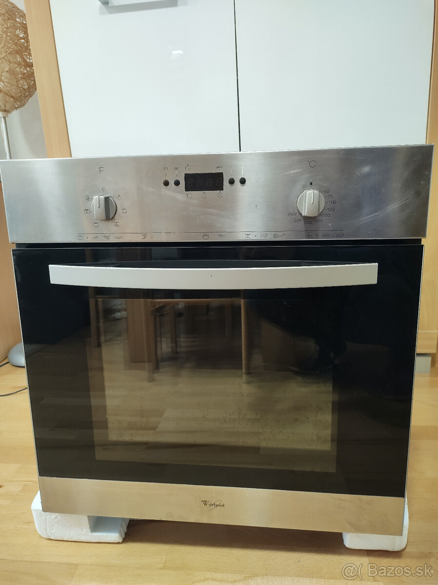 teplovzdušná rúra Whirlpool AKP237IX05