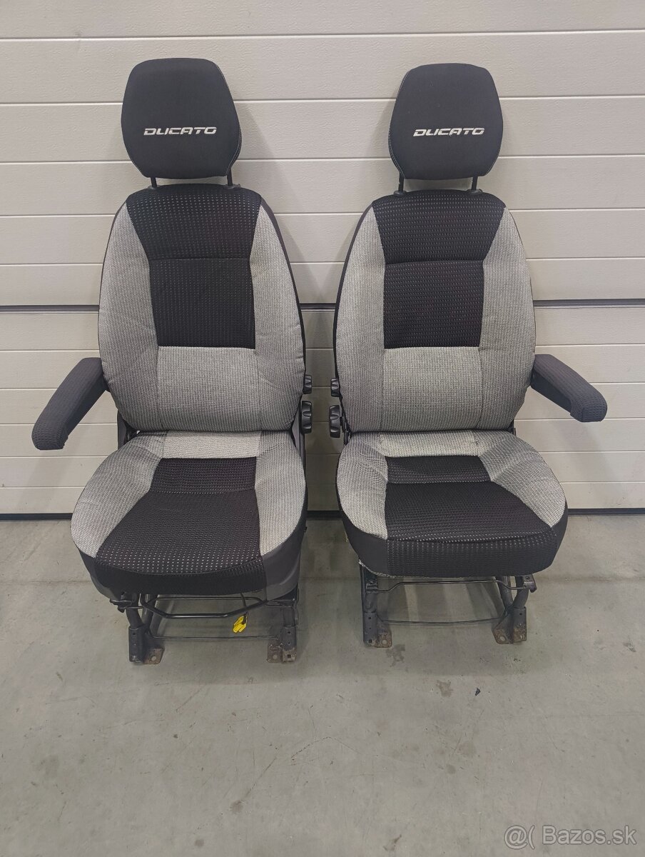 Predám sedačky 1+1 na Fiat Ducato