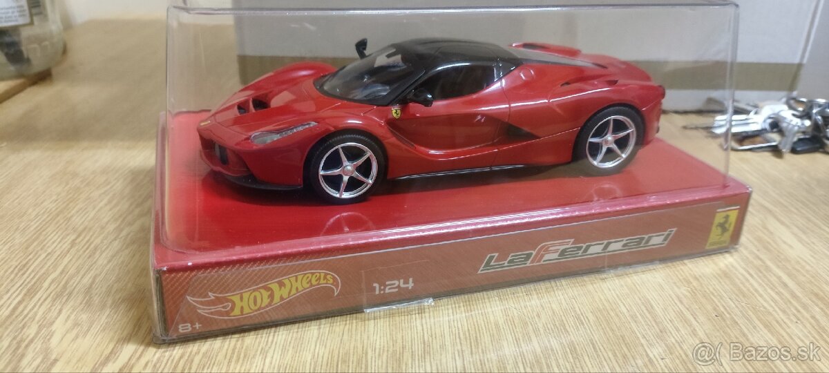 Ferrari 1/24 nové nehrane