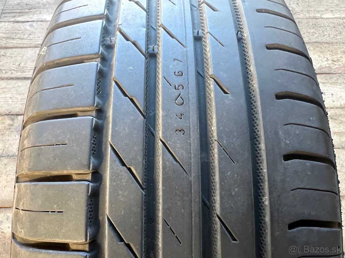 185/60R15 88H Nokian Wetproof 1