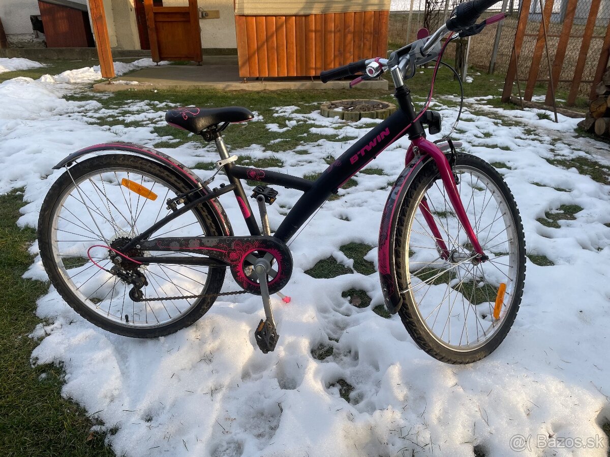 Predám detsky dievčenský bicykel.