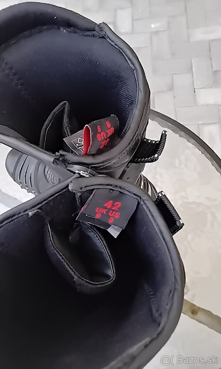 Obuv na motorku