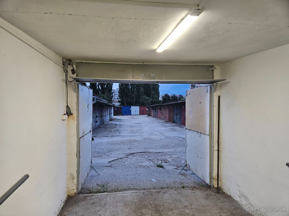 Garáž na predaj - ulica Jenisejská, Nad Jazerom Košice