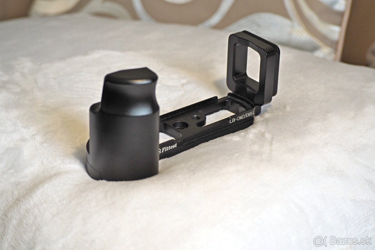 Grip pre Olympus OMD M5
