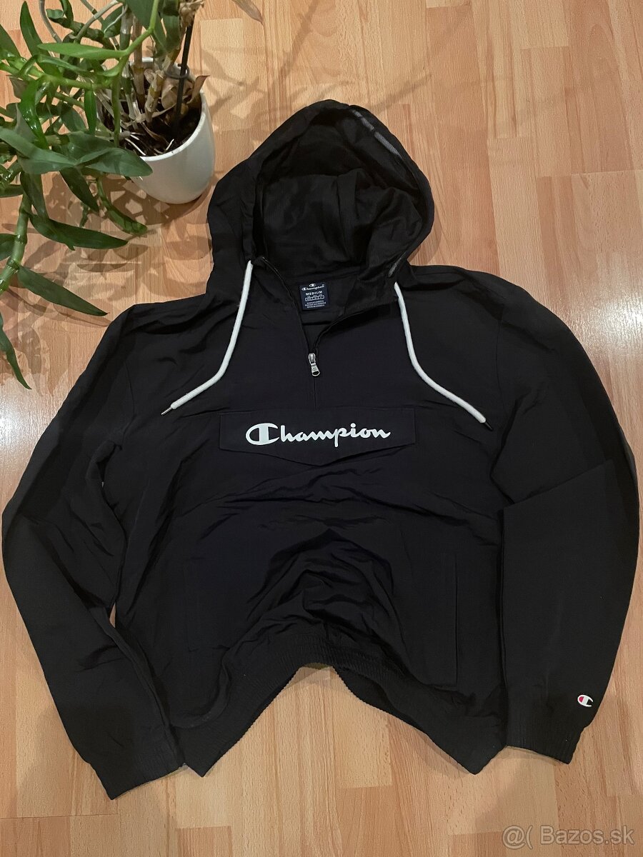 Štýlová čierna Champion bunda - Veľkosť M