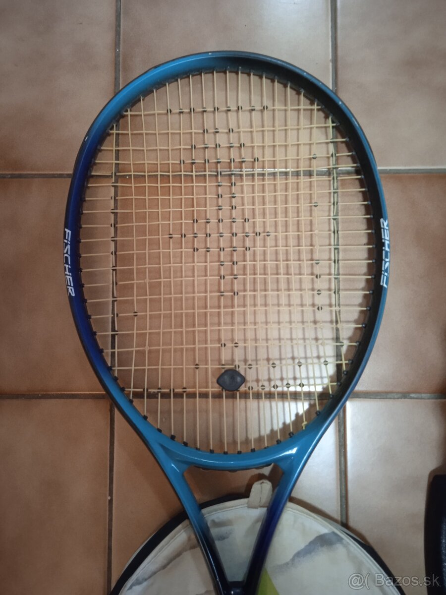 Tenisové rakety, taška a tenisové loptičky