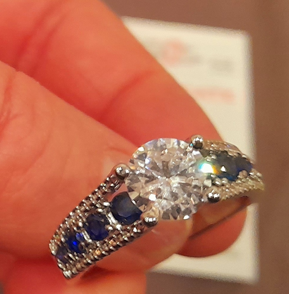 nádherný prsteň Swarovski + darček