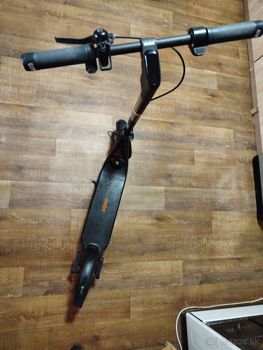 Kolobežka ninebot by segway kickscooter f2