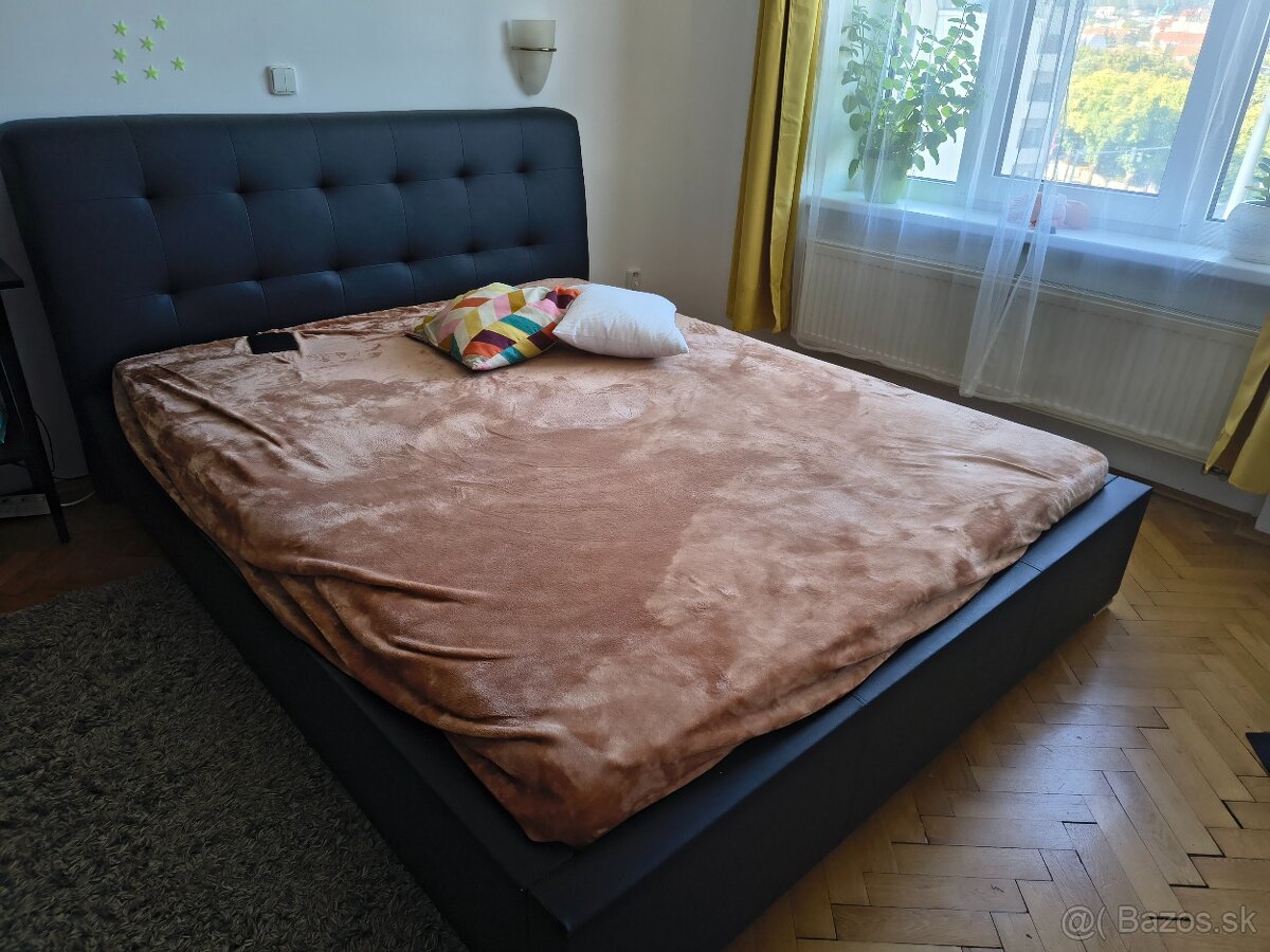 Manželská posteľ 160x200