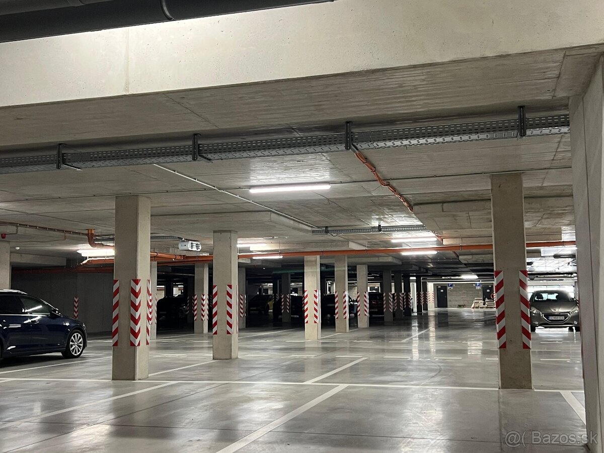 Prenájom garážového parkovacieho miesta 14m2, Trnava (Prúdy)