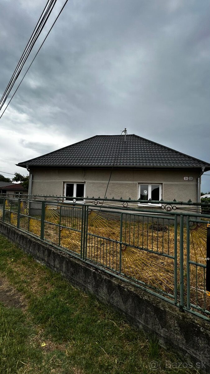 Na predaj starší rodinný dom s veľkým pozemkom v obci Imeľ