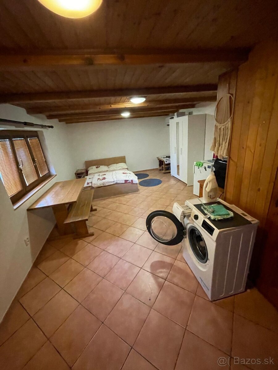 Prenájom 1 iz. záh. domček, blízko centra J.Kubinu Malacky