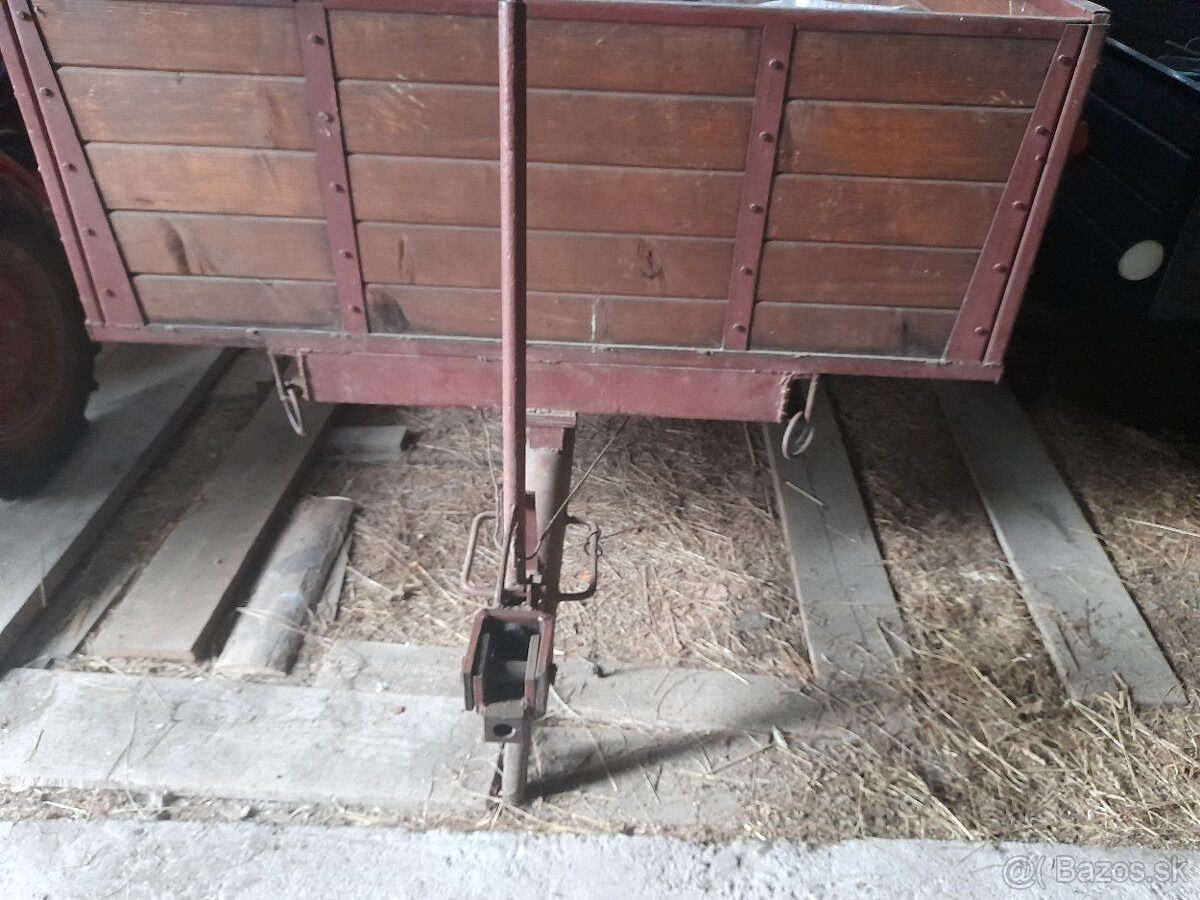vlečka za traktor